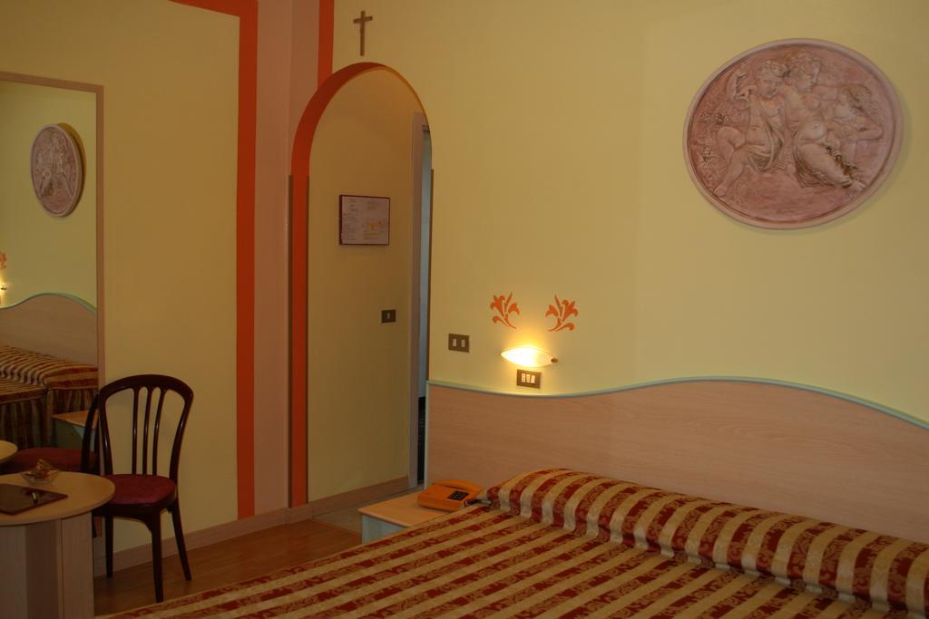 Hotel Alsazia Sirmione Room photo