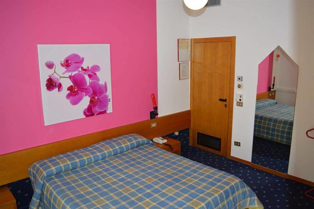 Hotel Alsazia Sirmione Exterior photo